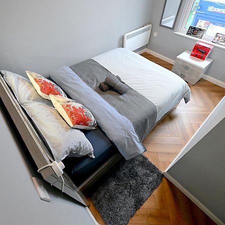 2 Bedroom Flat In Wood Green Piccadilly Line London Kültér fotó