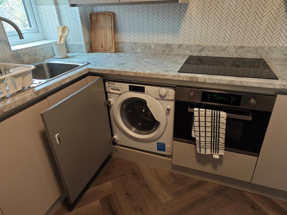 2 Bedroom Flat In Wood Green Piccadilly Line London Kültér fotó