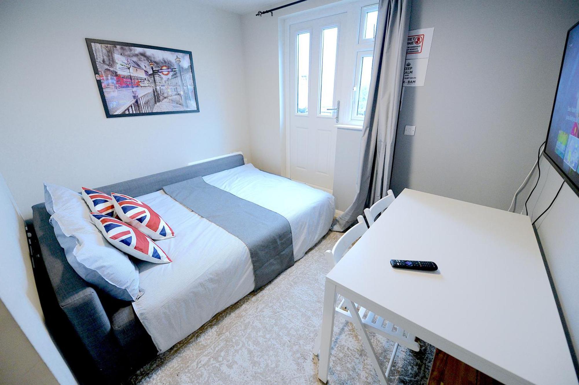 2 Bedroom Flat In Wood Green Piccadilly Line London Kültér fotó