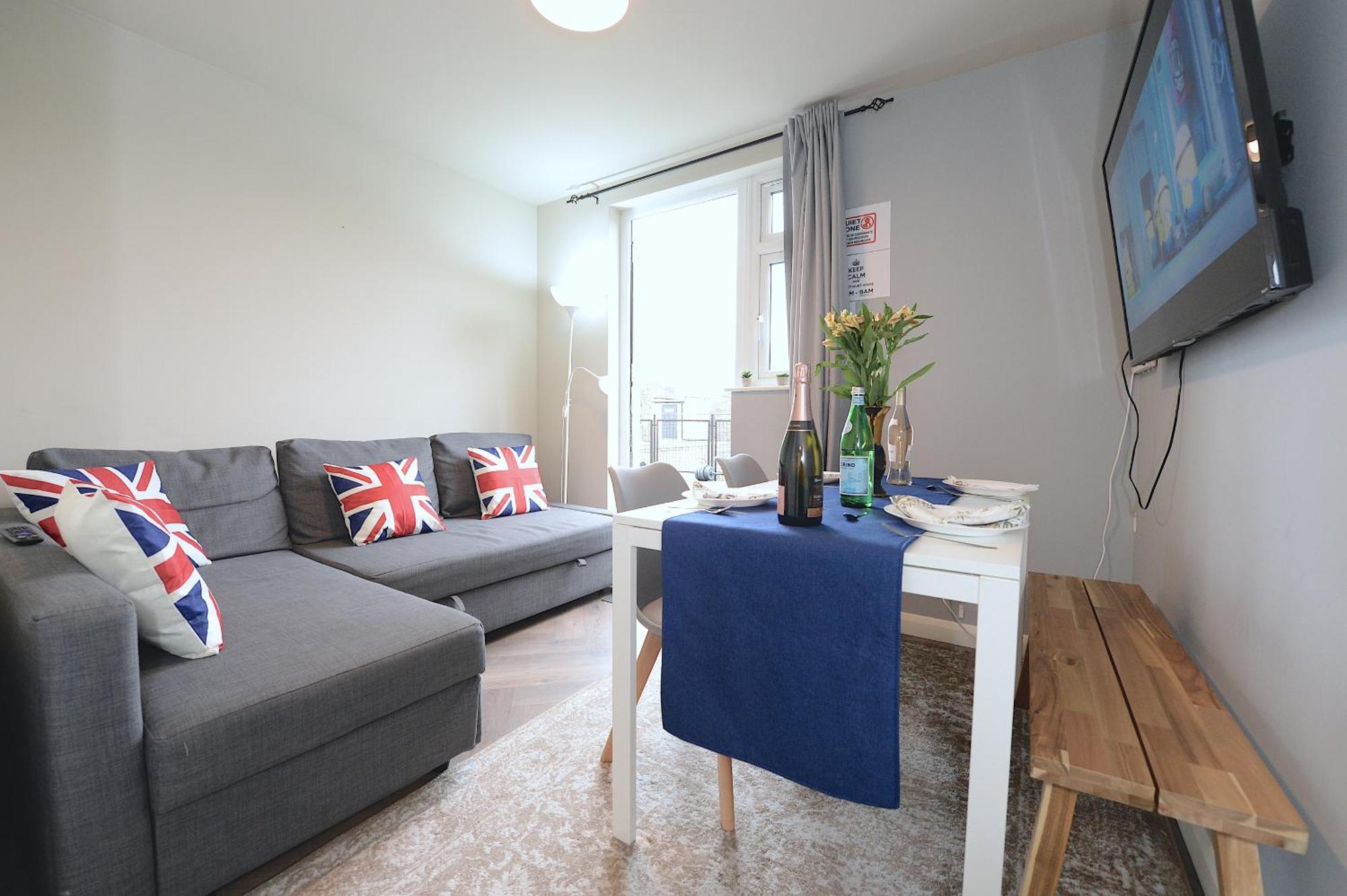 2 Bedroom Flat In Wood Green Piccadilly Line London Kültér fotó