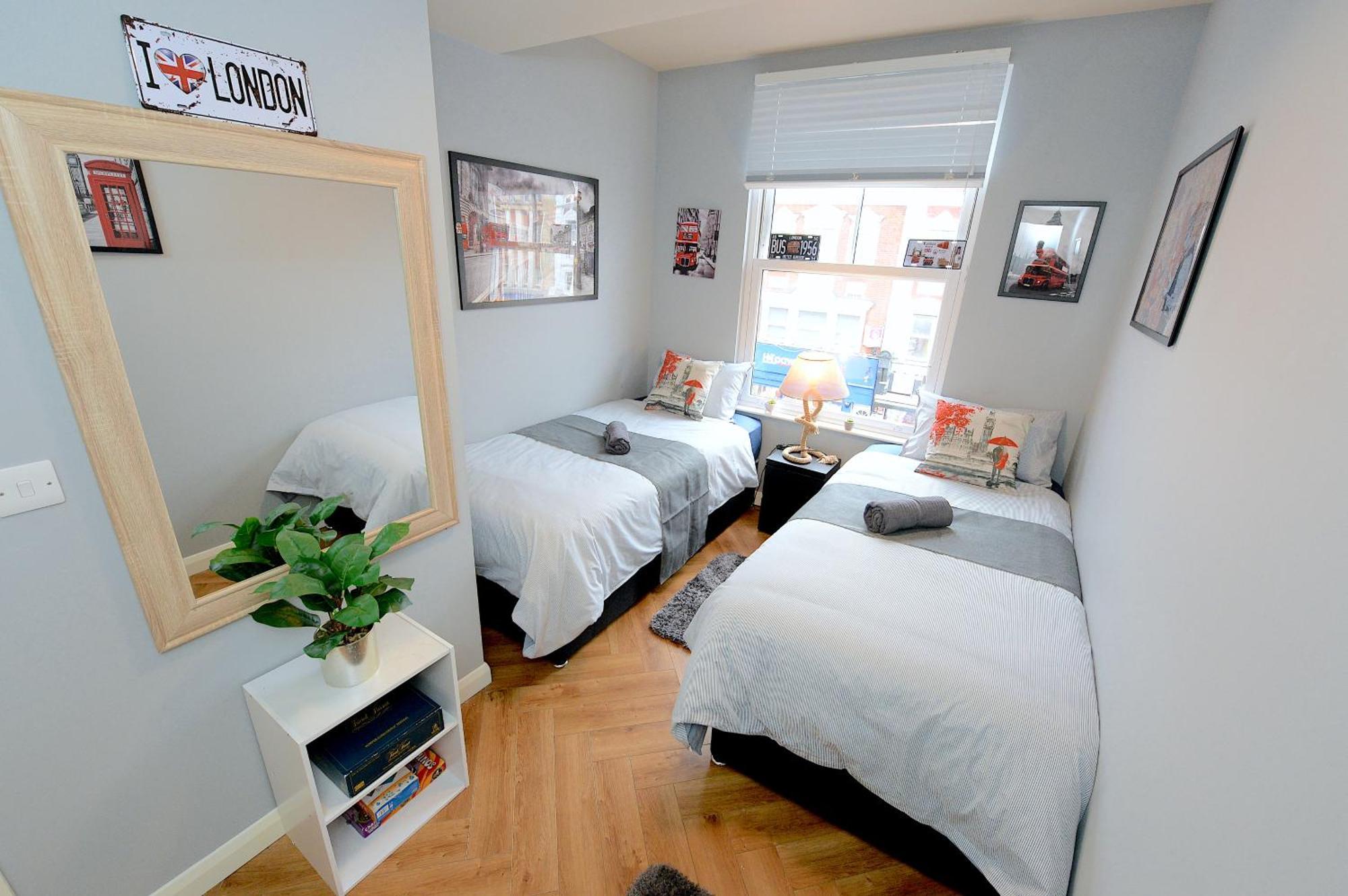 2 Bedroom Flat In Wood Green Piccadilly Line London Kültér fotó