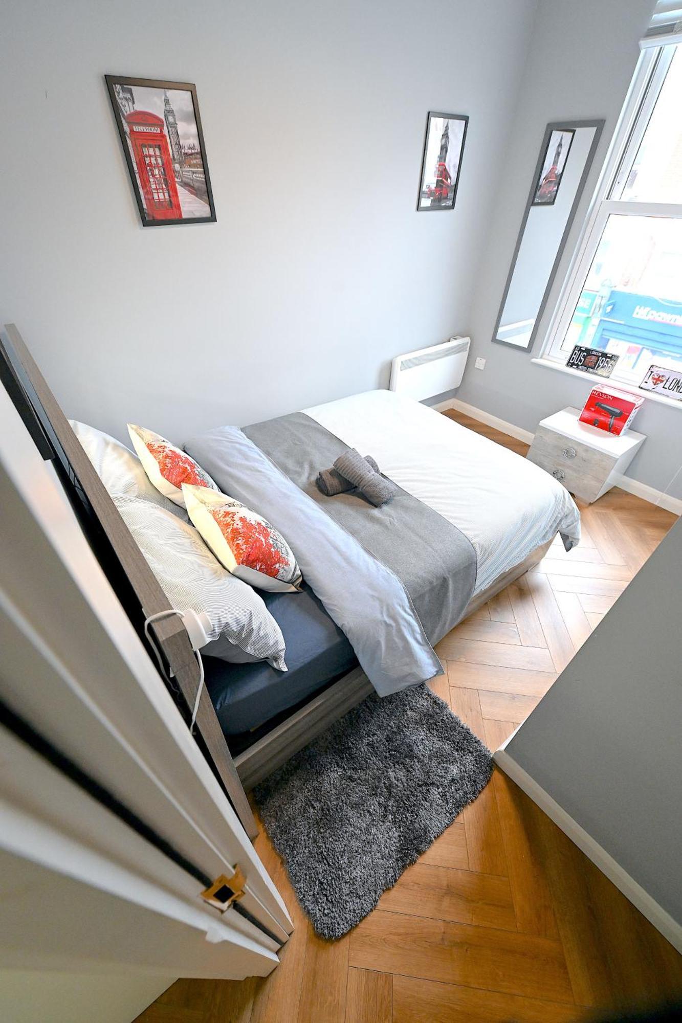 2 Bedroom Flat In Wood Green Piccadilly Line London Kültér fotó