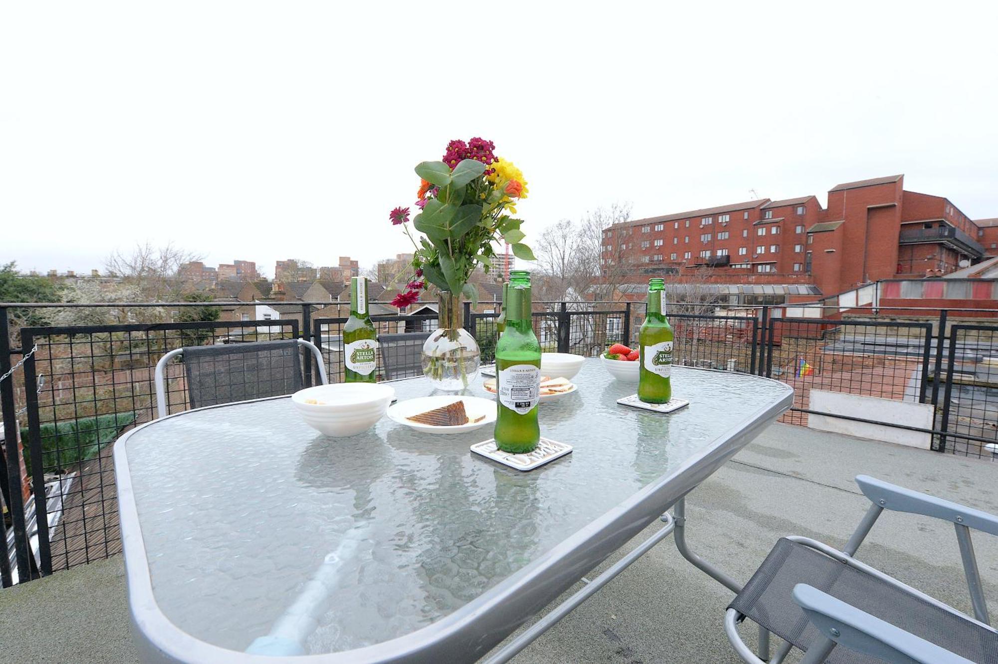 2 Bedroom Flat In Wood Green Piccadilly Line London Kültér fotó