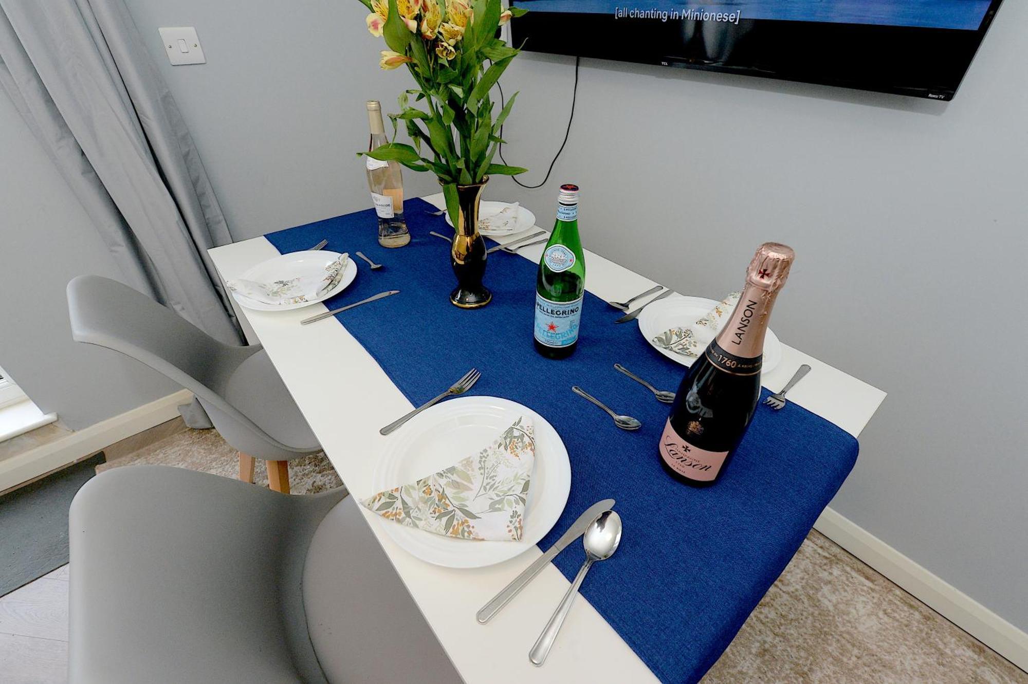 2 Bedroom Flat In Wood Green Piccadilly Line London Kültér fotó